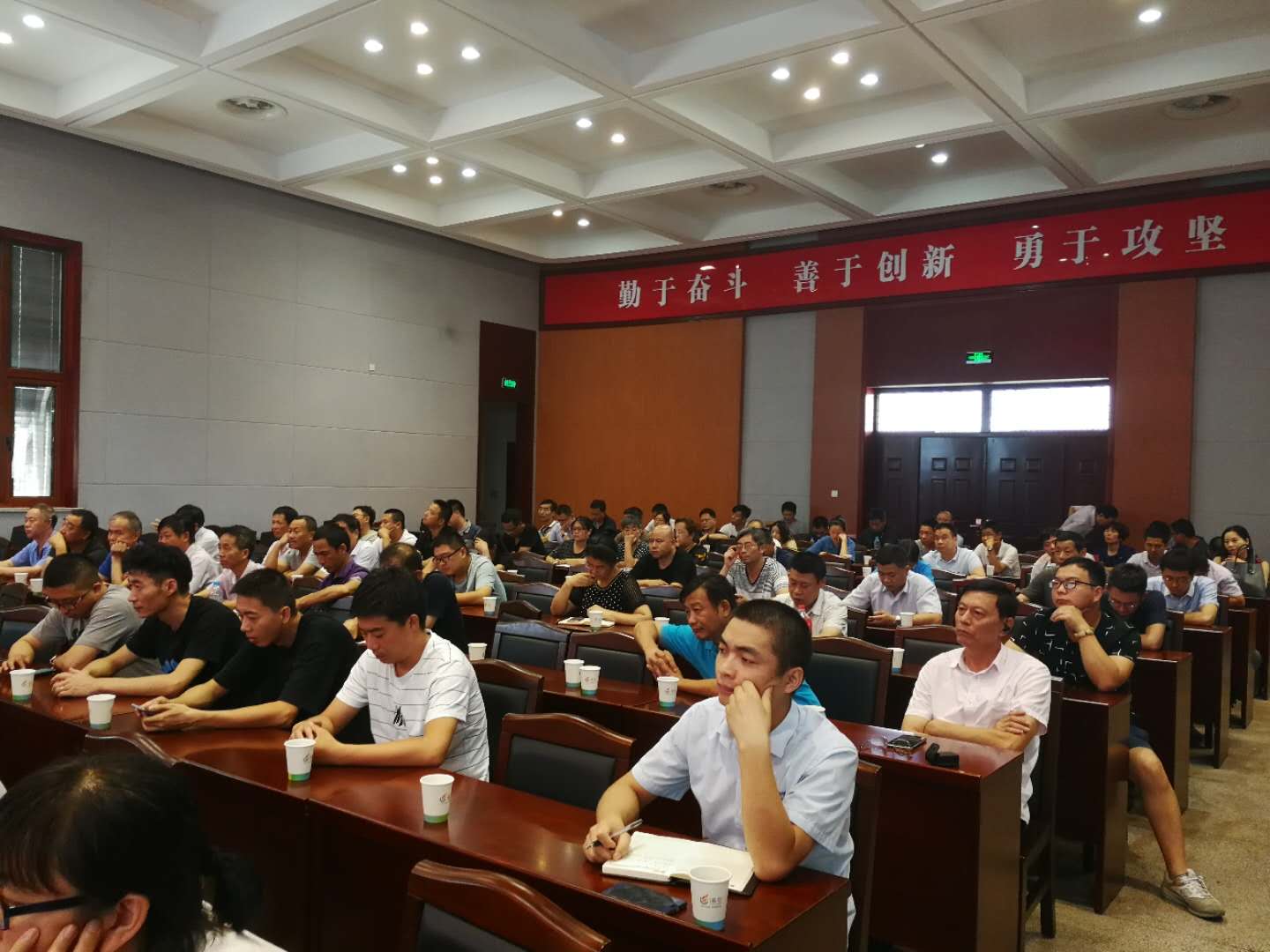 MG±ùÇòÍ»ÆÆ(¹Ù·½)×îÐÂIOS/°²×¿°æ/ÊÖ»ú°æAPPÏÂÔØ